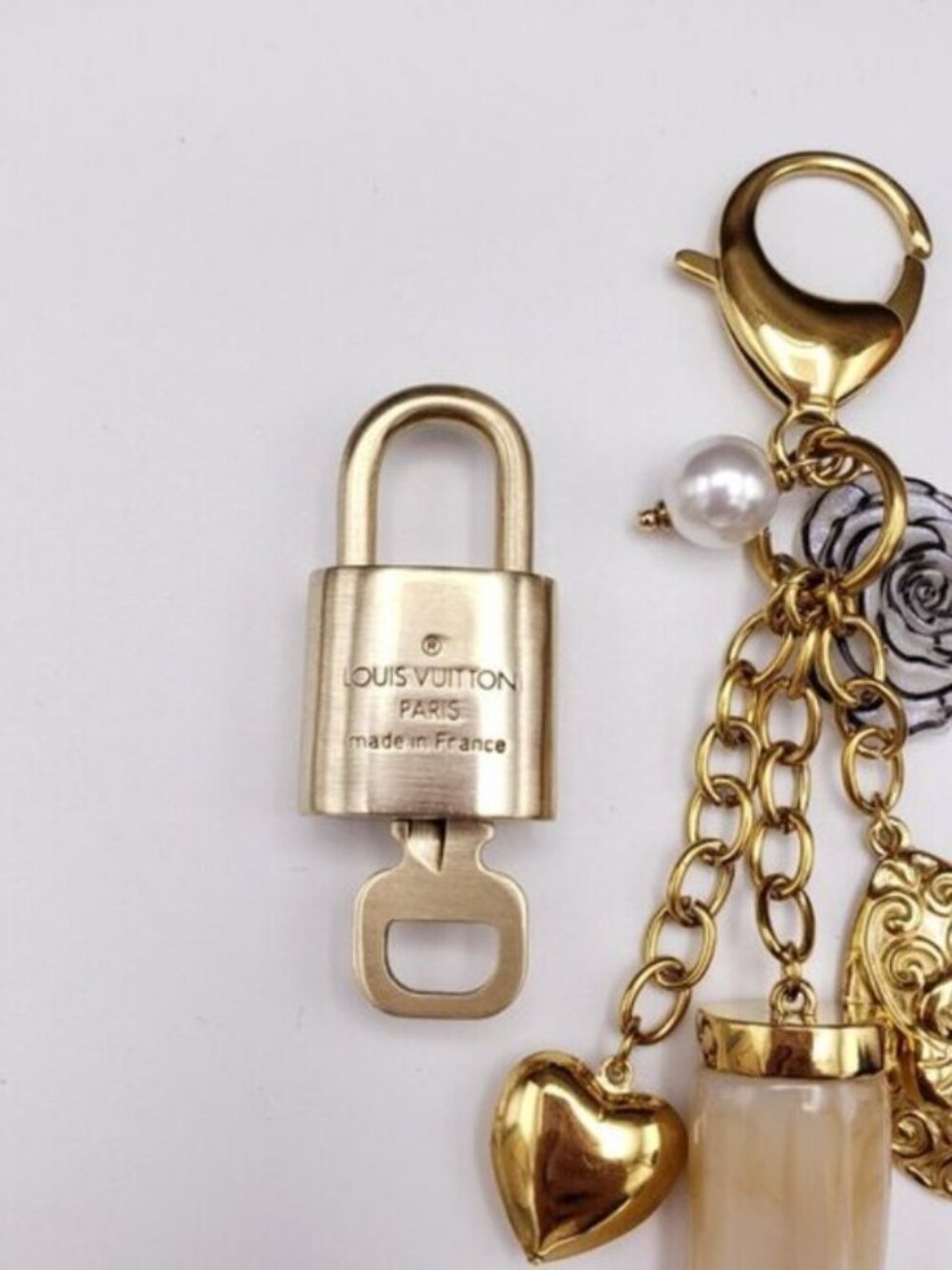 Authentic Louis Vuitton Luggage Nametag and Gold Padlock with Unbranded Keycharm - Picture 10 of 14